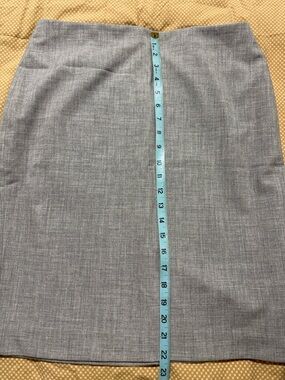 Banana Republic Factory Light Gray Textured Pencil Skirt